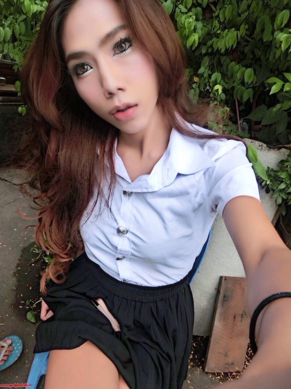 20P Hello Ladyboy 