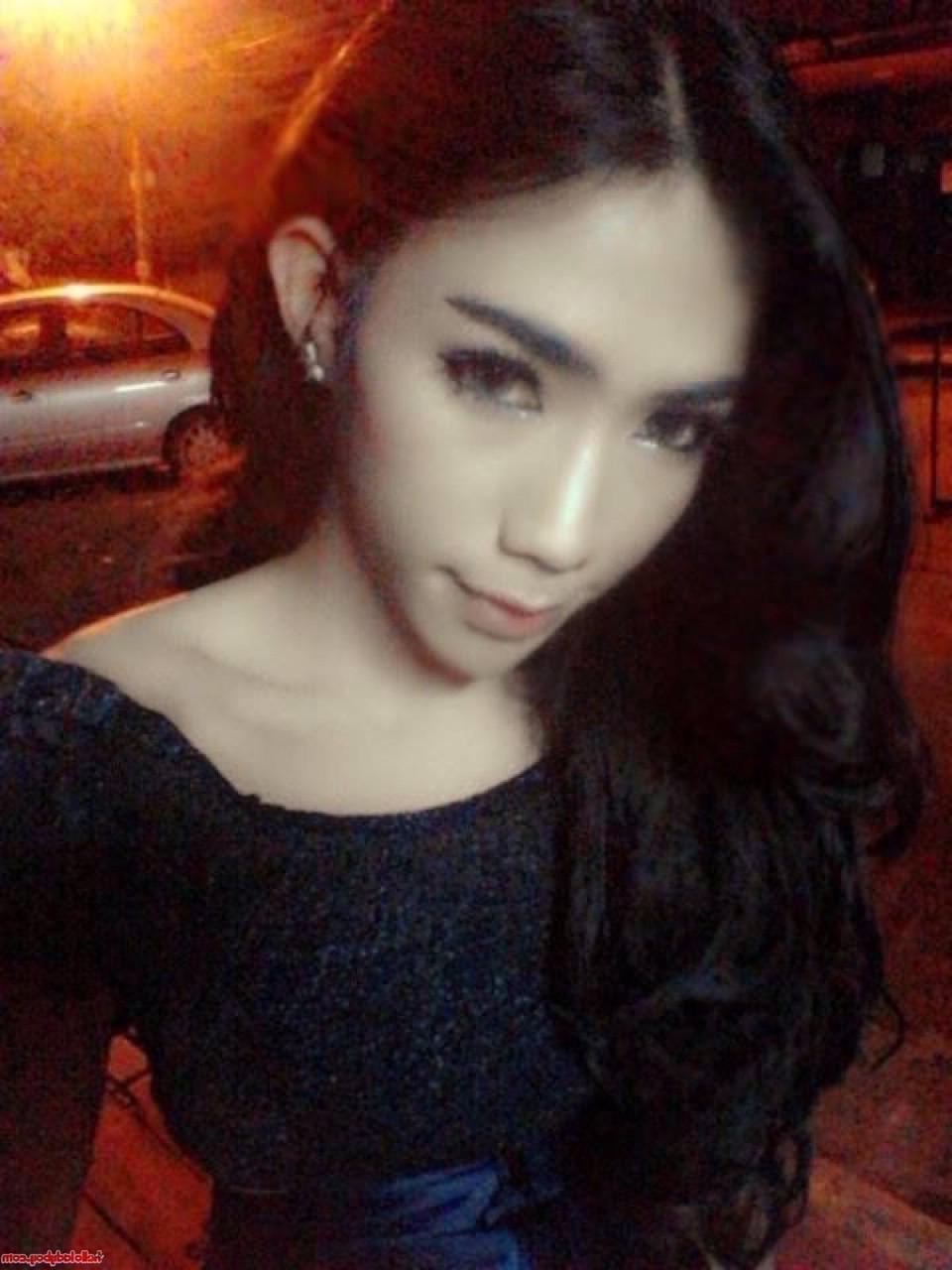 20P Hello Ladyboy 
