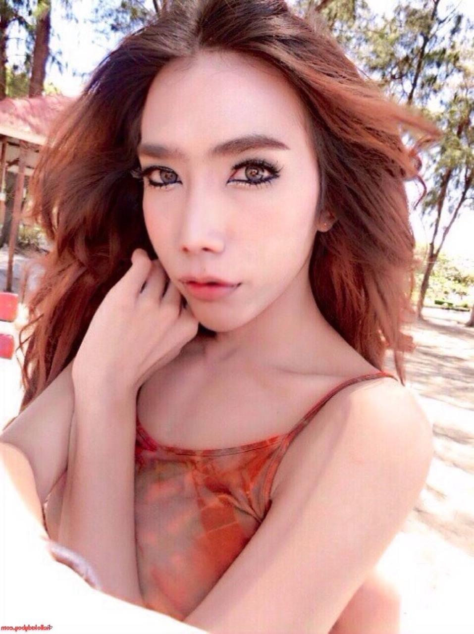 20P Hello Ladyboy 