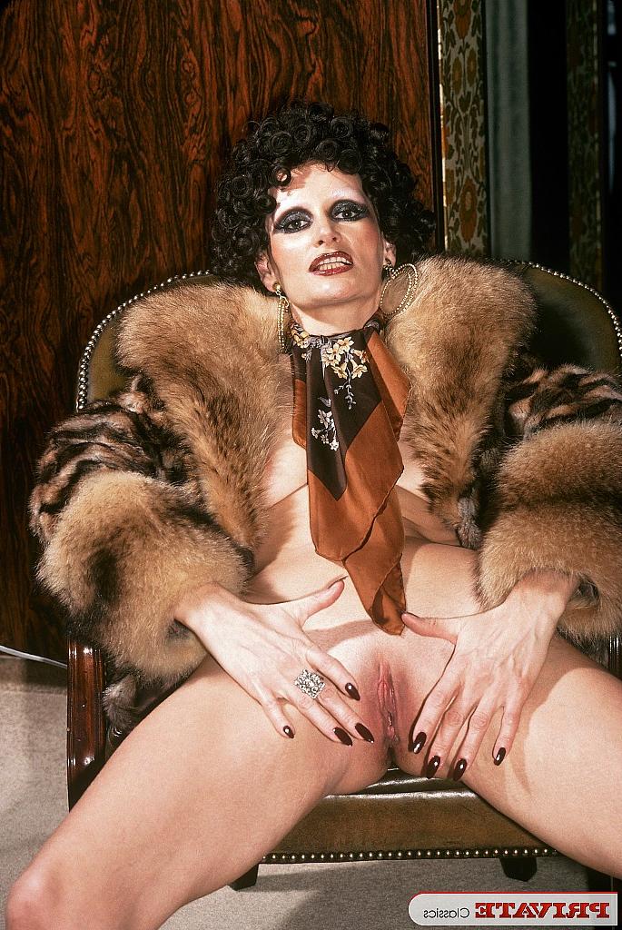 14P Pornstars from back in the 60s and 70s show their fuckable snatches