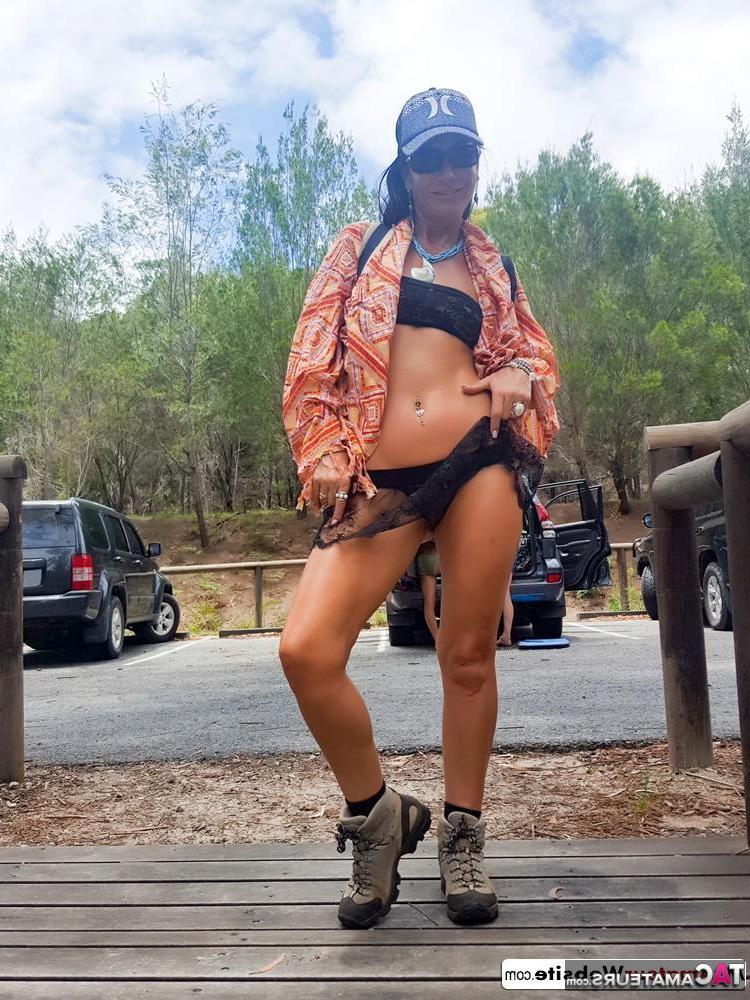 16P Brunette MILF Roxeanne shows her snatch at a public park