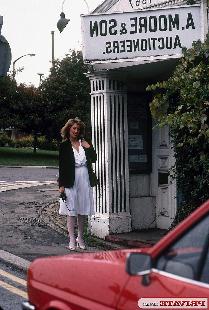 12P Pornstar from back in the day with retro hairstyle fucks in hose and heels