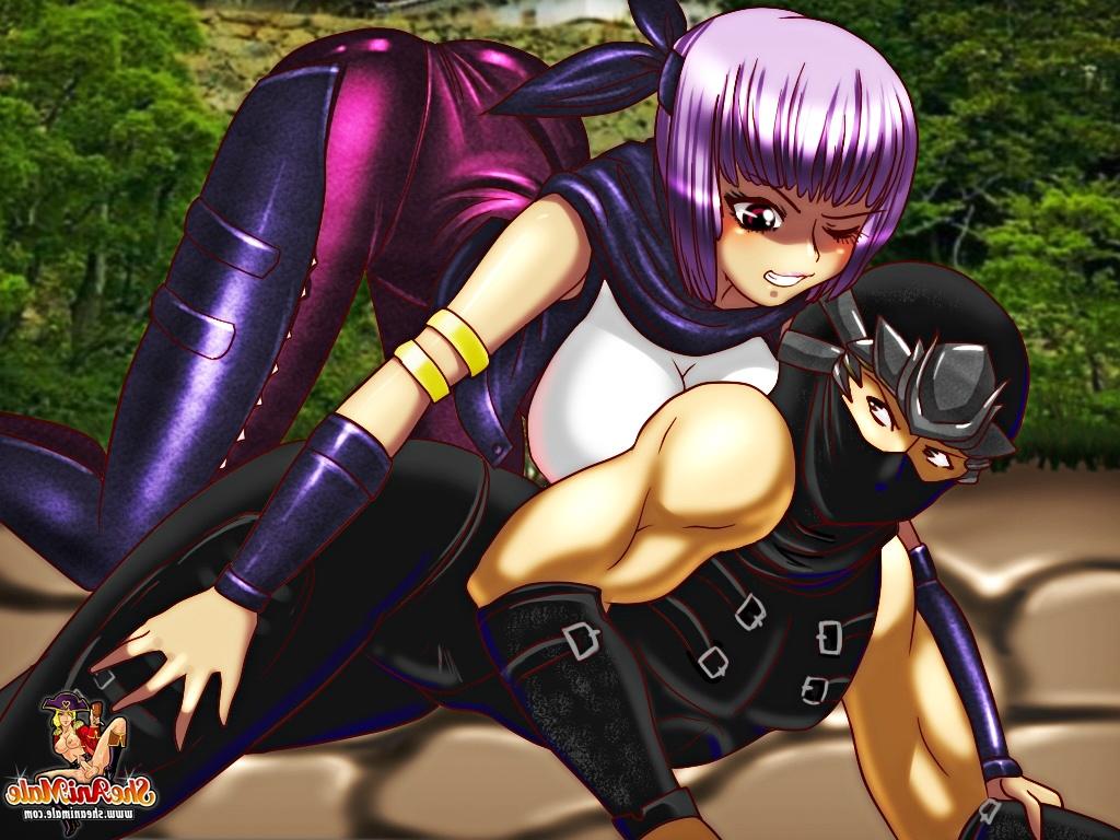 12P Une transsexuelle blonde avec d'énormes faux encule un ninja pervers avec son copain
