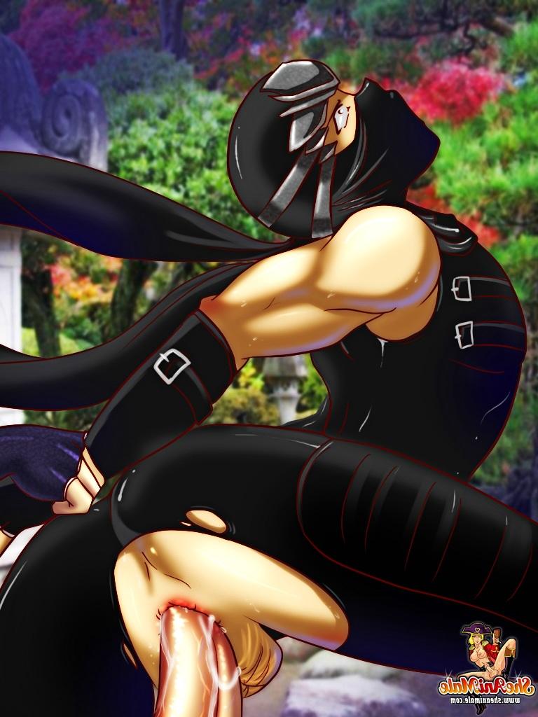 12P Une transsexuelle blonde avec d'énormes faux encule un ninja pervers avec son copain