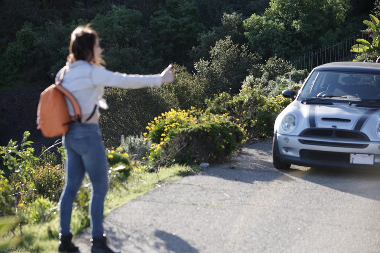 20P Hitchhiking teen Rylee Rene gets picked up for a deepthroat B & pussy pounding