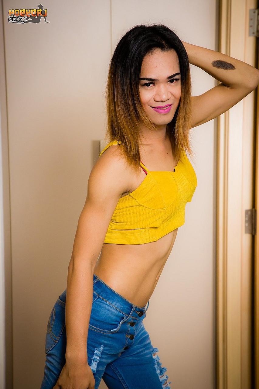 16P Asiática TGirl Naam