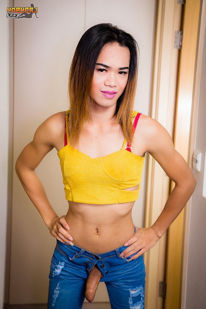 16P Asiática TGirl Naam