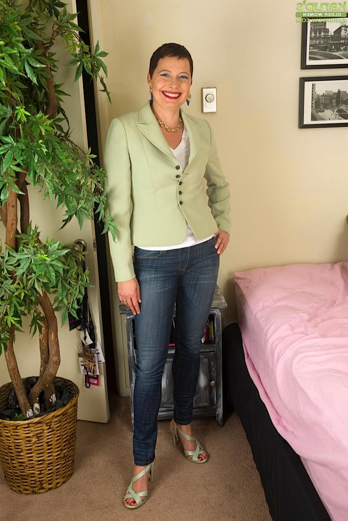 16P Aged MILF Kali Karinena modeling fully clothed in blue jeans