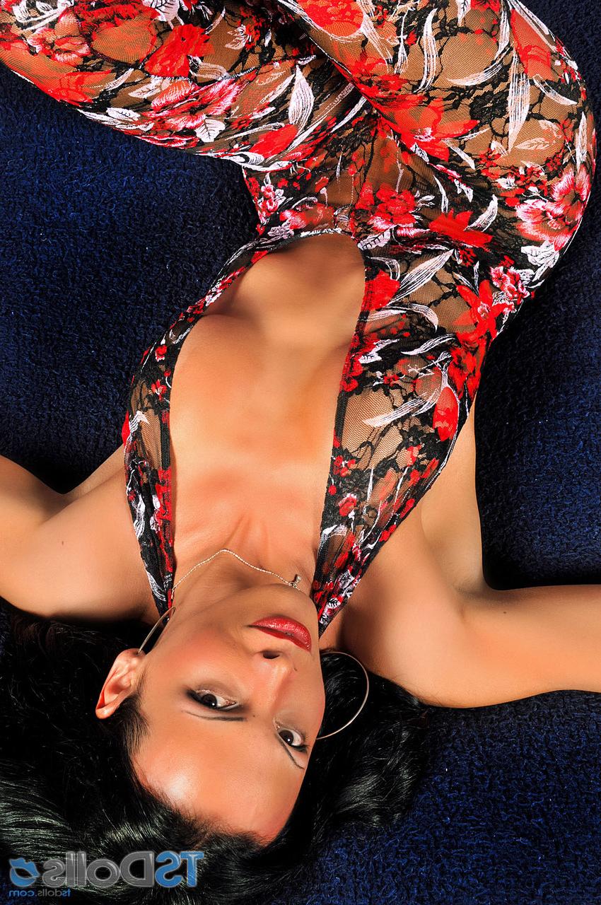 20P Glamourosa travesti Sheron Fox tira, masturba seu tesão e goza forte