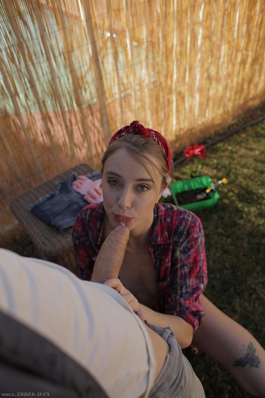 17P Kinky blondie with natural tits Haley Reed puts a dick in her throat