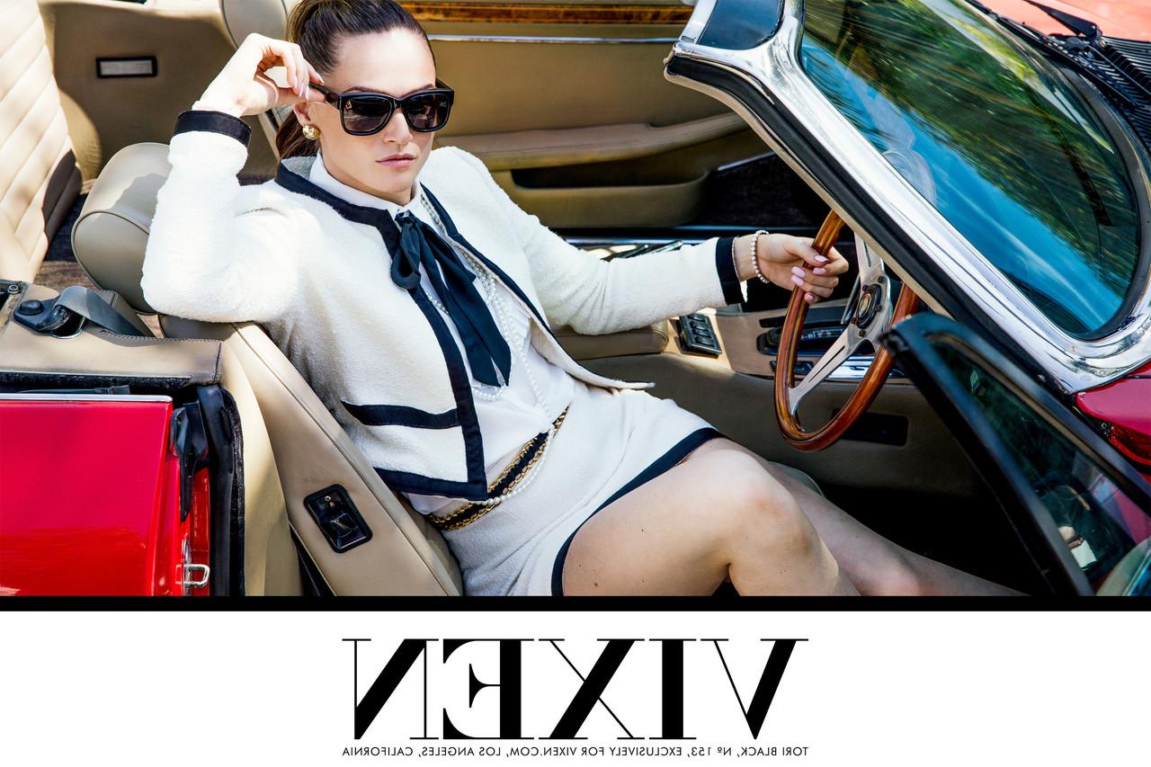 20P Stunning brunette Tori Black flaunts her big ass while getting banged
