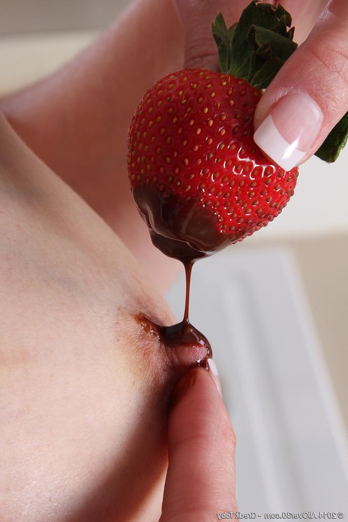 15P Middle-aged lady Celeste Carpenter takes off her apron to pose nude in kitchen