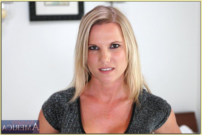 16P beauteous MILF Niki Wylde denudes comely tits and slips out of panties