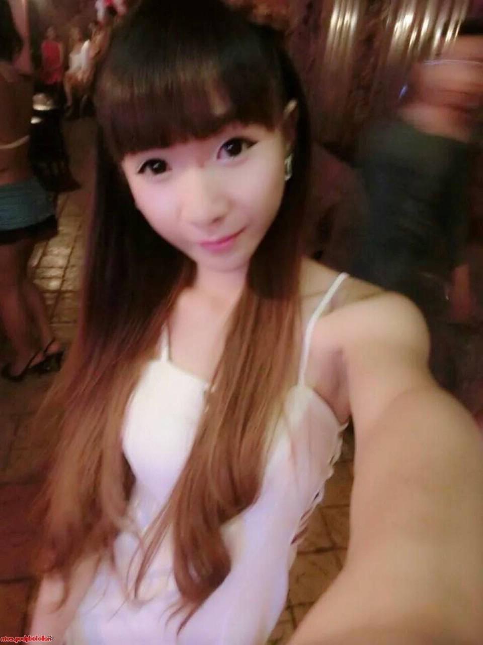 20P Cute Asian ladyboy Yuri enjoys posing in her hot solo compilation