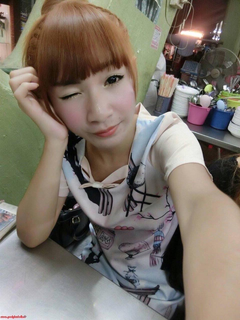 20P Cute Asian ladyboy Yuri enjoys posing in her hot solo compilation