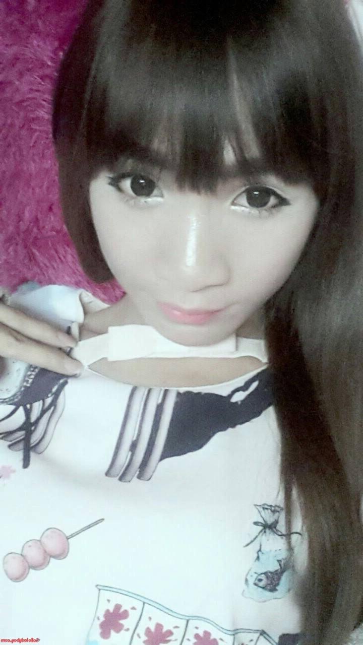 20P Cute Asian ladyboy Yuri enjoys posing in her hot solo compilation