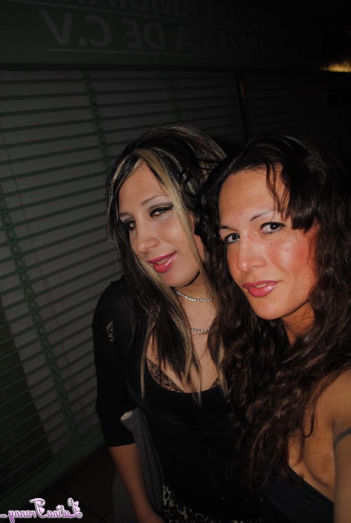 11P Latina Tranny Nua Fotos
