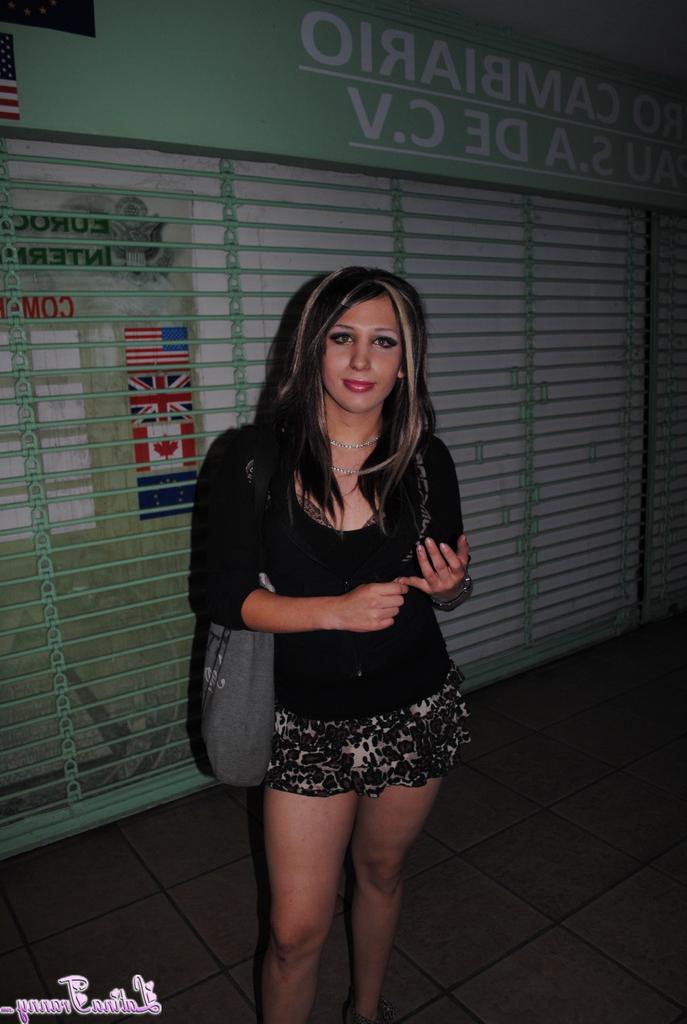 11P Latina Tranny Nua Fotos