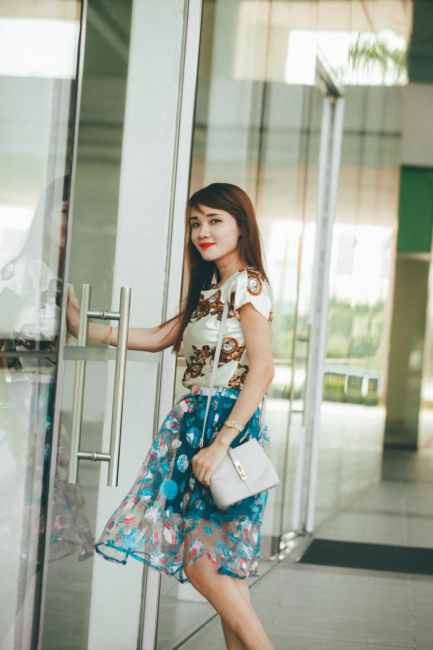 20P Lovely Asian lady Kim Mimi posing in her summer outfit in public