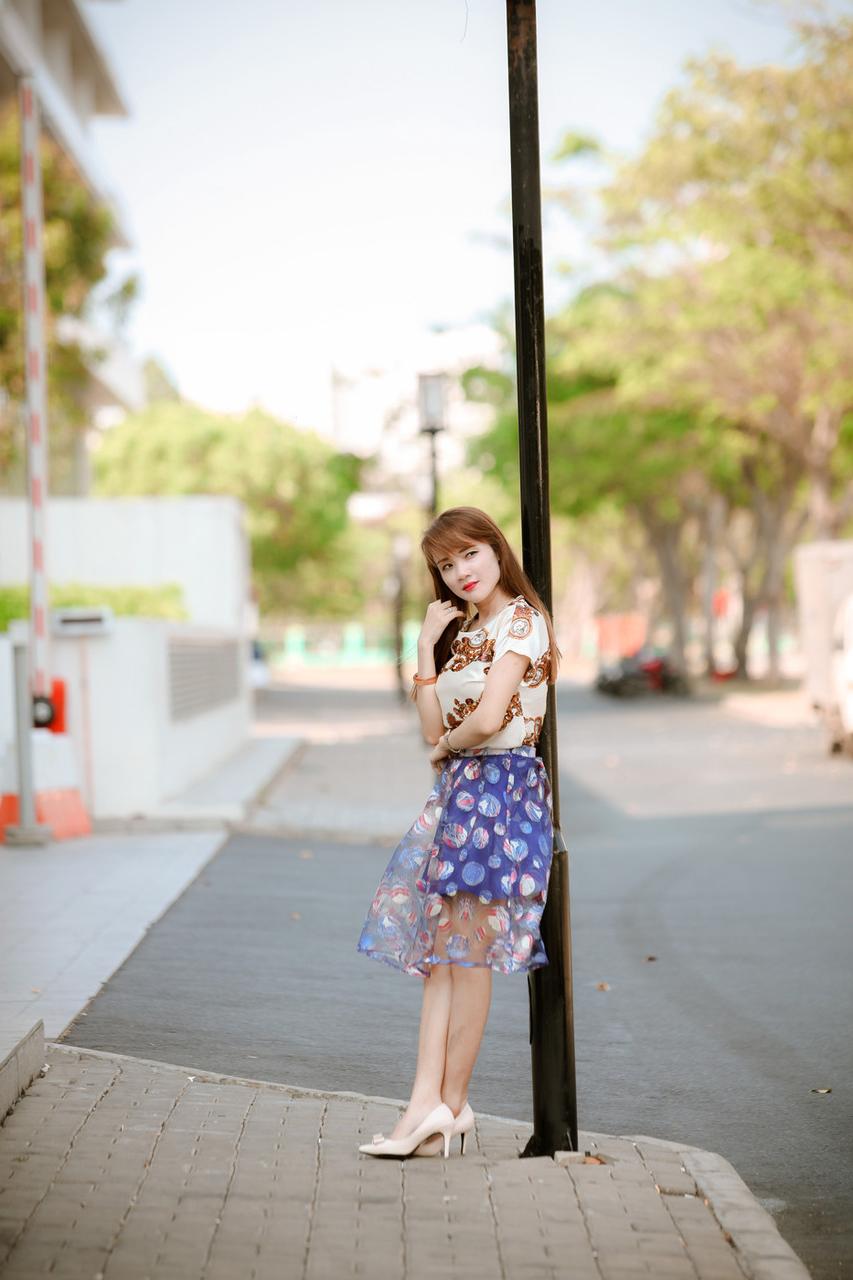 20P Lovely Asian lady Kim Mimi posing in her summer outfit in public