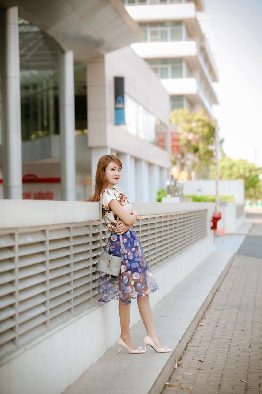 20P Lovely Asian lady Kim Mimi posing in her summer outfit in public