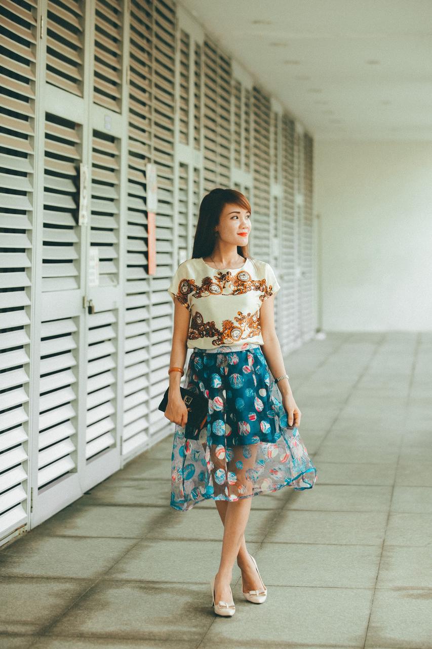 20P Lovely Asian lady Kim Mimi posing in her summer outfit in public