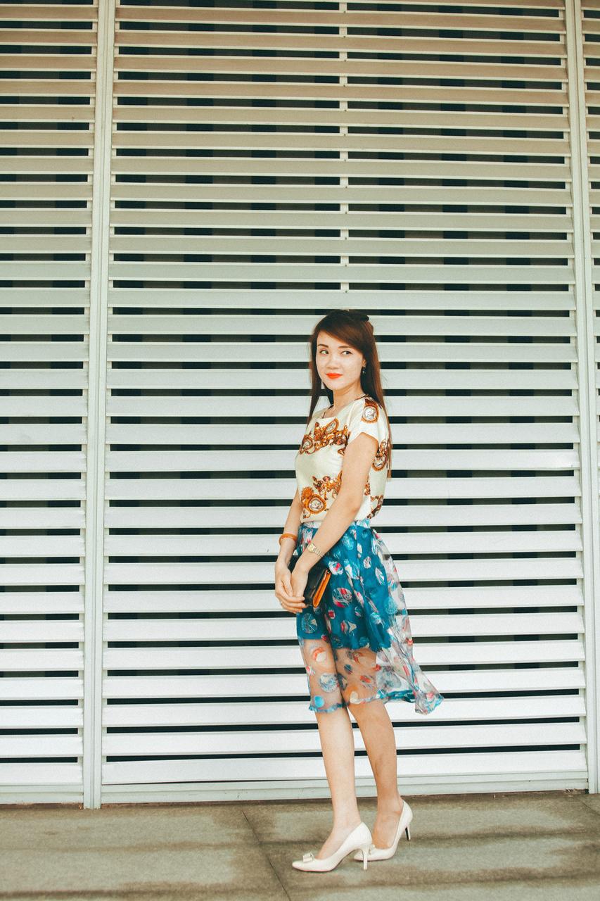 20P Lovely Asian lady Kim Mimi posing in her summer outfit in public