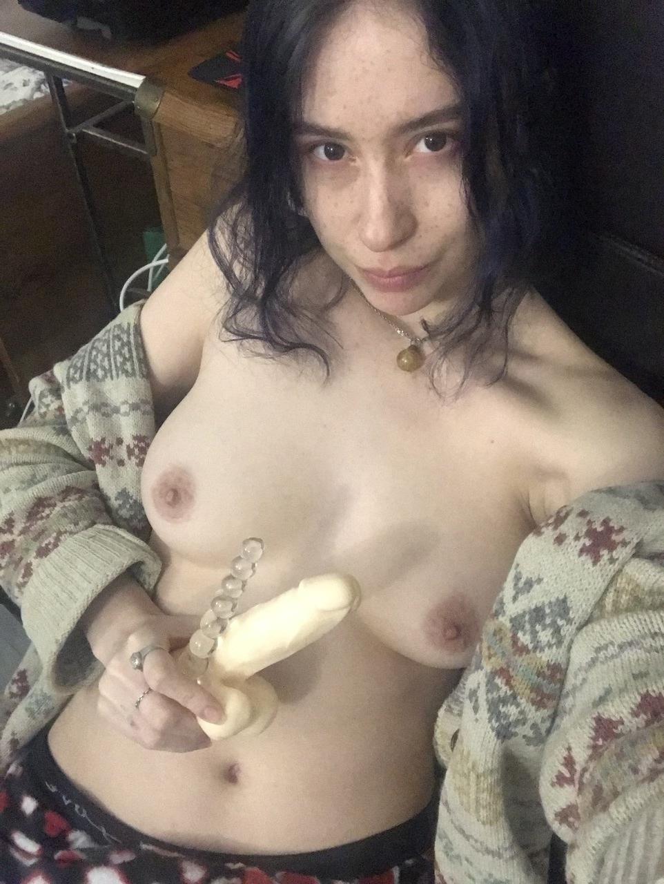 20P Sexy cam model Alice Sweet shows off her perfect tits & toys her trimmed pussy