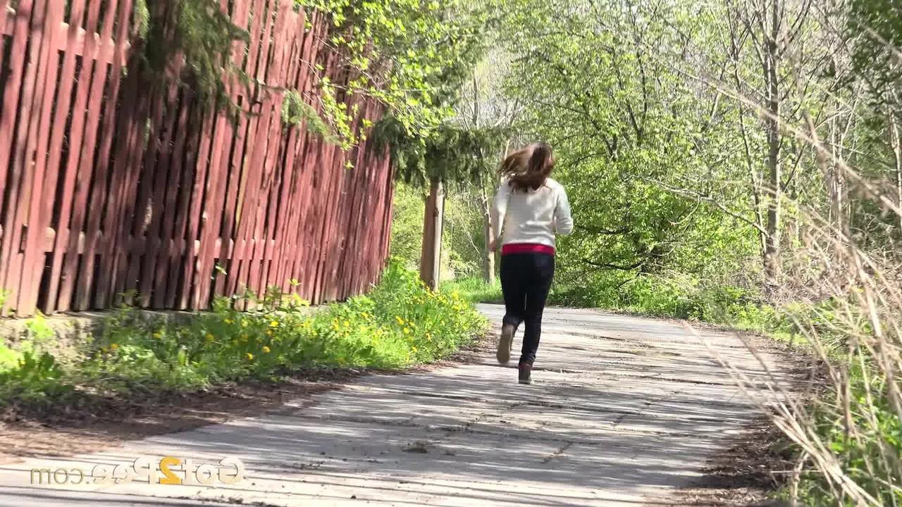 15P Antonia can't hold her pee any longer and pisses beside side of road