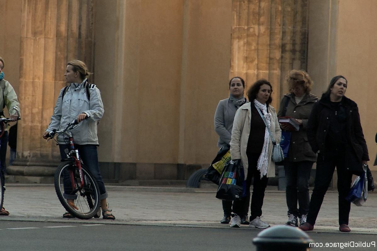 20P Public Disgrace Blanche, Zenza Raggi