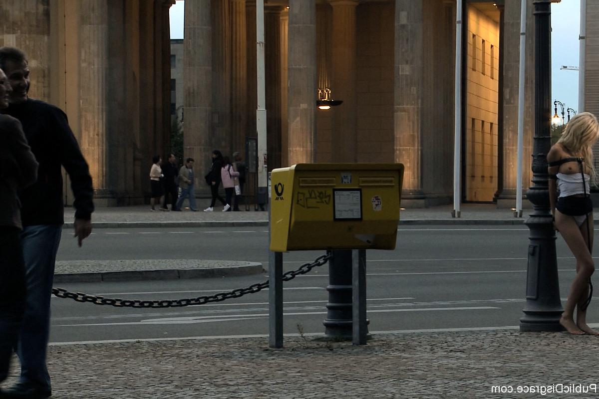 20P Public Disgrace Blanche, Zenza Raggi
