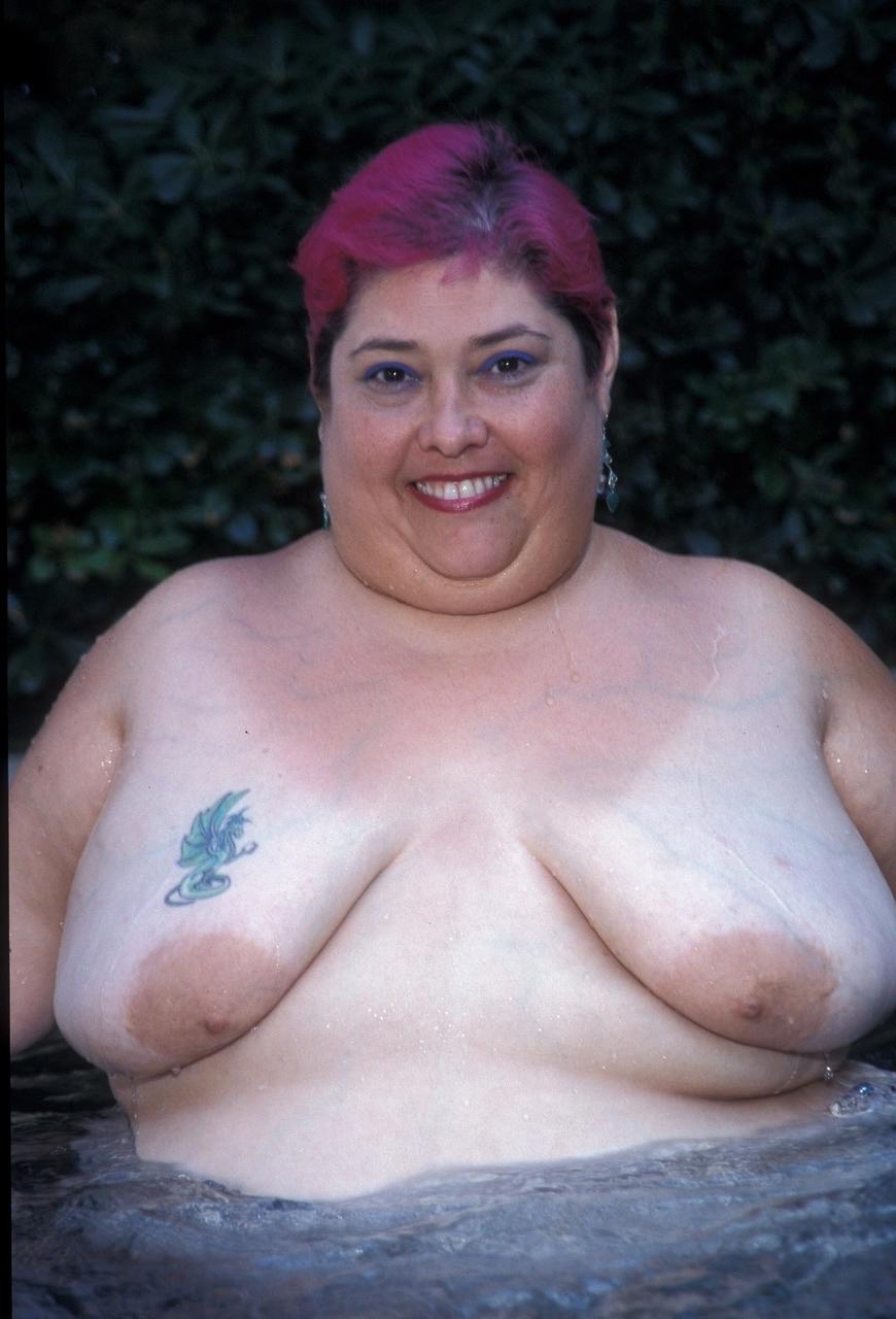 20P Charming BBW Cadence Harden stripping and posing butt naked poolside
