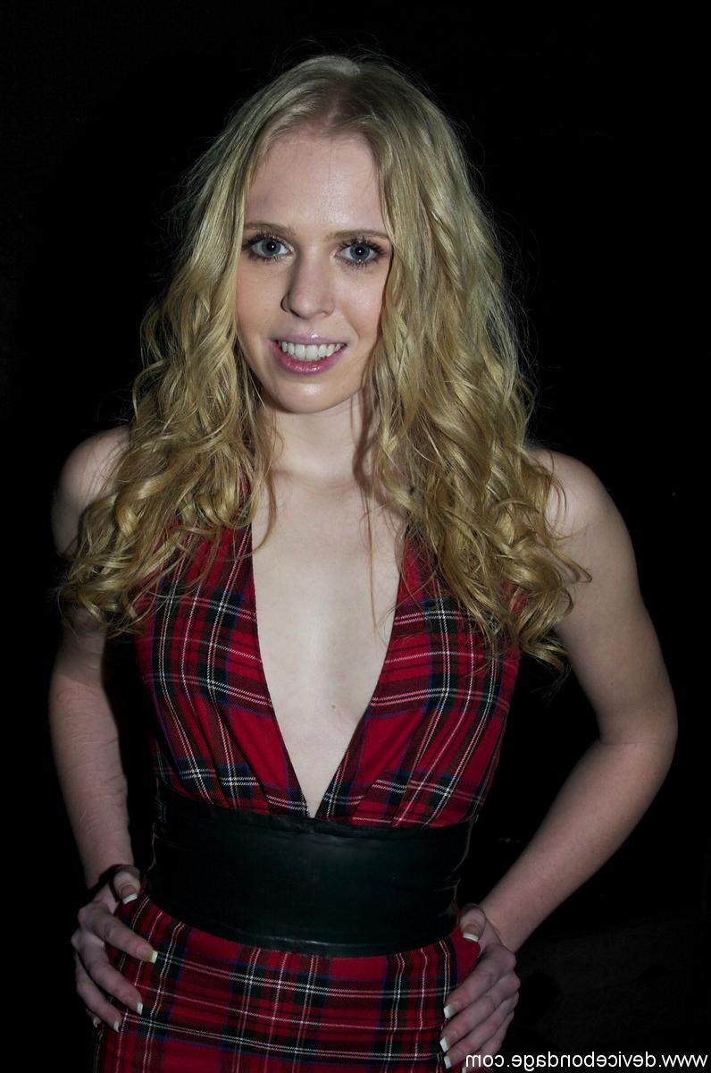 19P Pretty babe Sarah Jane Ceylon posing in her tight dress and high heels