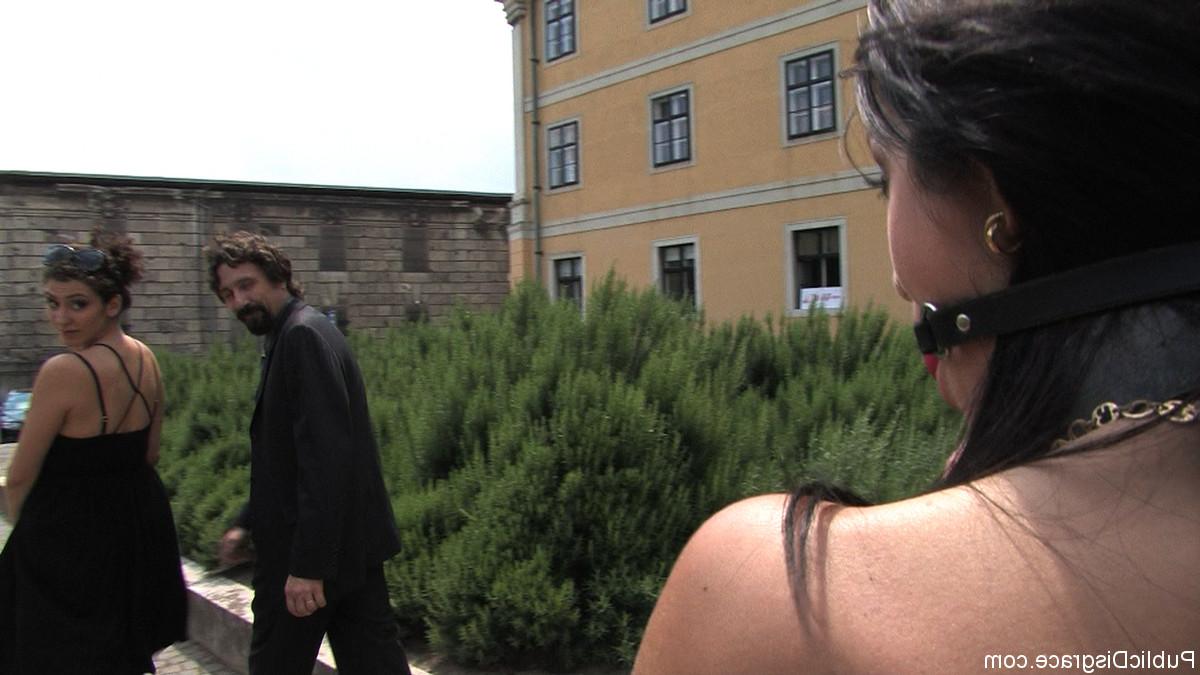 20P Public Disgrace Lea Lexis