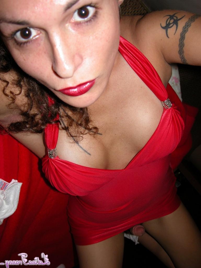 16P Imágenes calientes de transexual latina