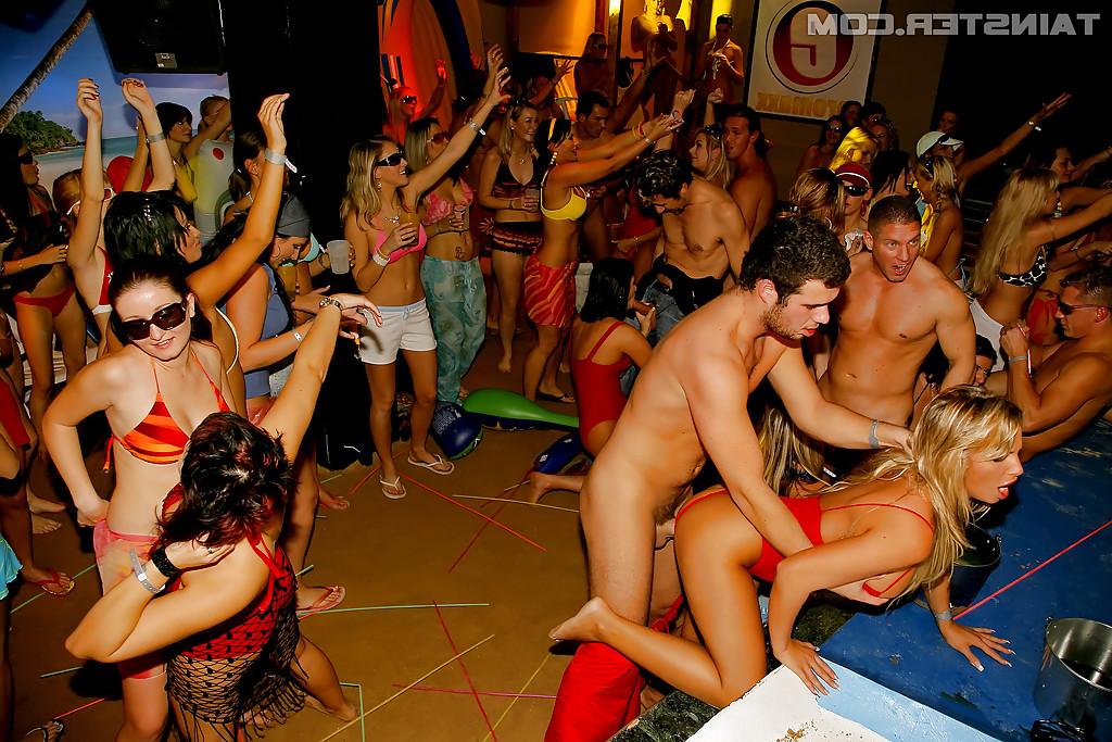 16P Slutty babes Barbara Summer & Celine Noiret are into hardcore sex party