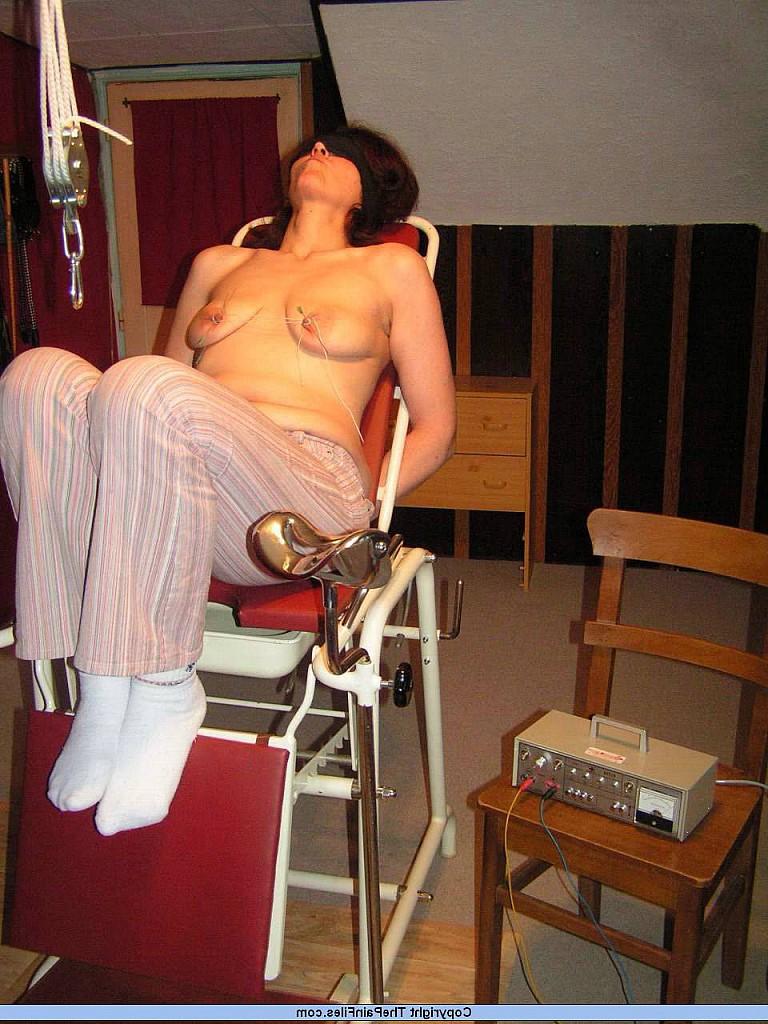 12P Caucasian woman undergoes severe nipple play while blindfolded