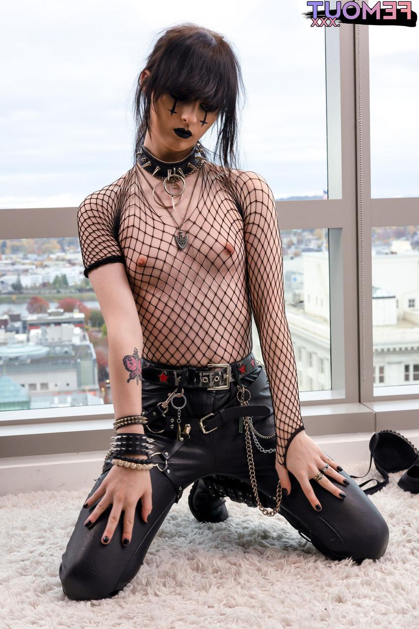 16P Femout XXX Liquid Jane