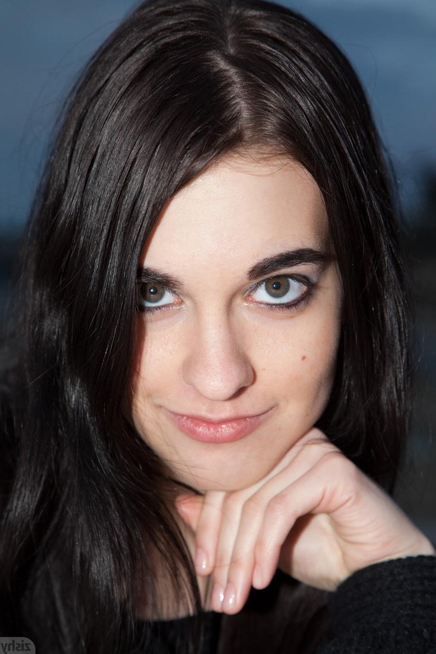 11P Babe Cheyenne West hikes up her elegant black dress and flashes her undies