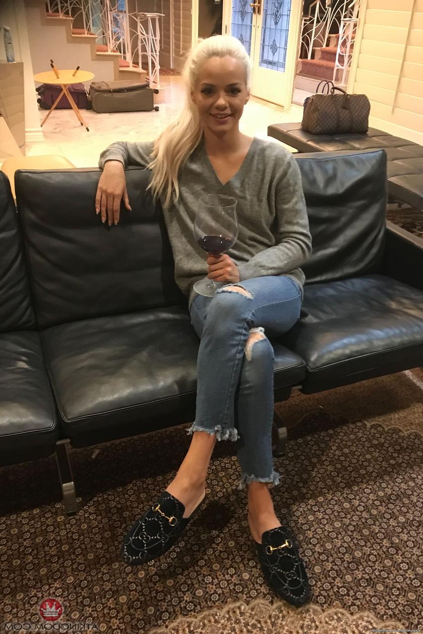 20P ATK Galería Elsa Jean