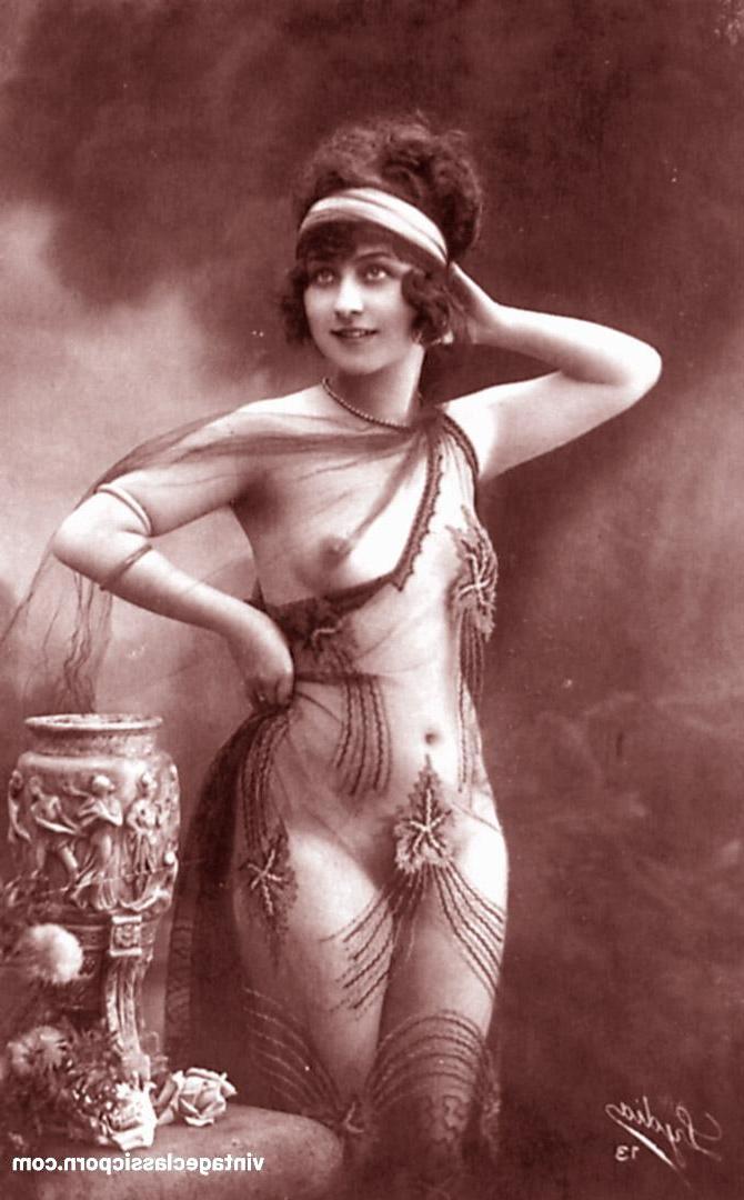 20P Beautiful French women show their nice tits & trimmed cunts in a vintage scene