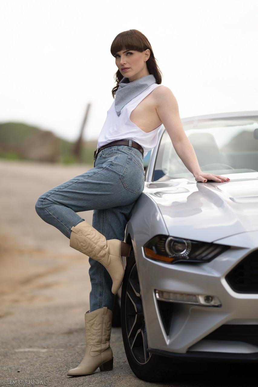 15P Transfixed starring Haley Reed, Natalie Mars Hot Pics