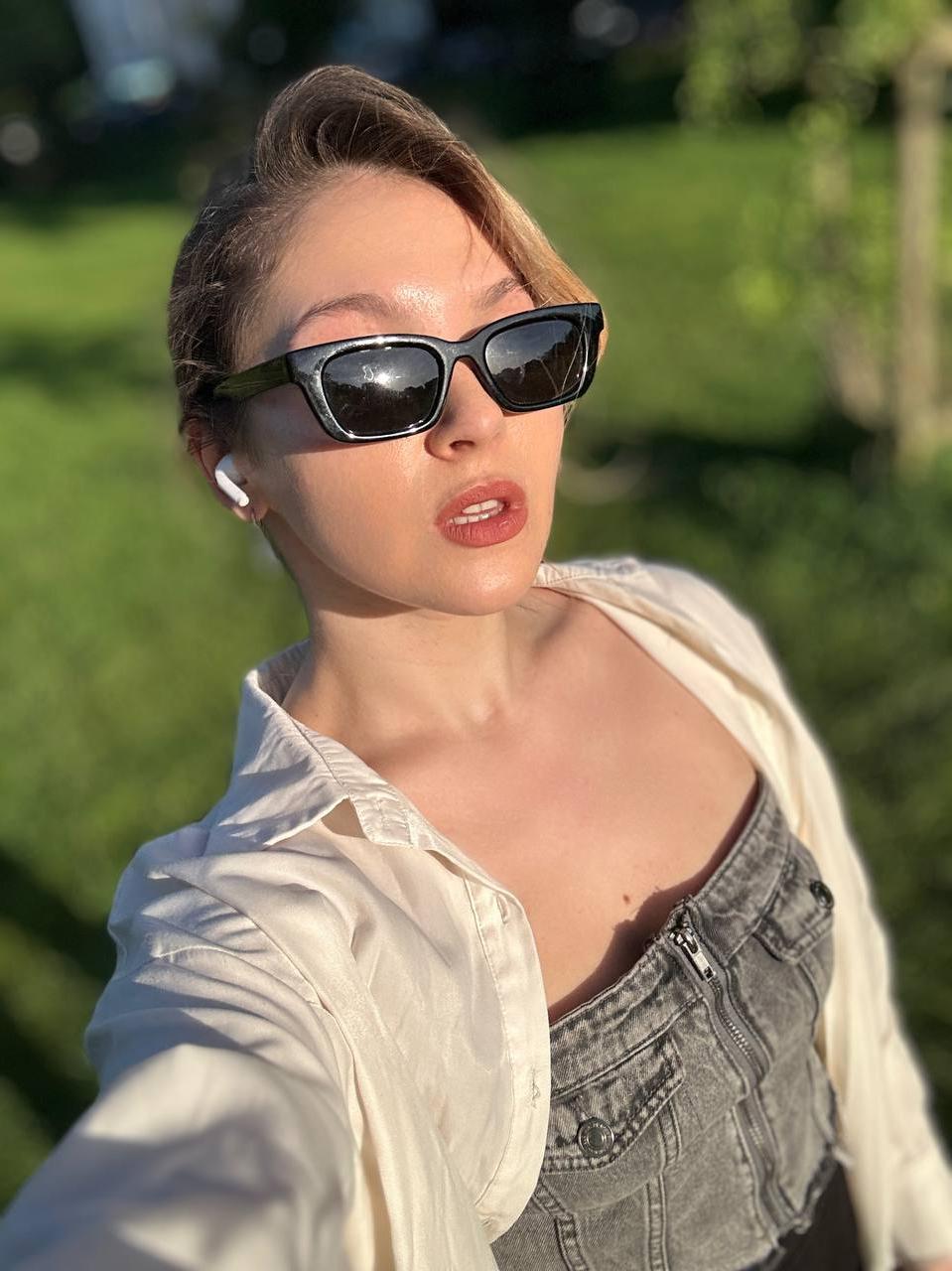 11P La glamorosa muñeca Onlyfans All About Diana posando en su compilación en solitario