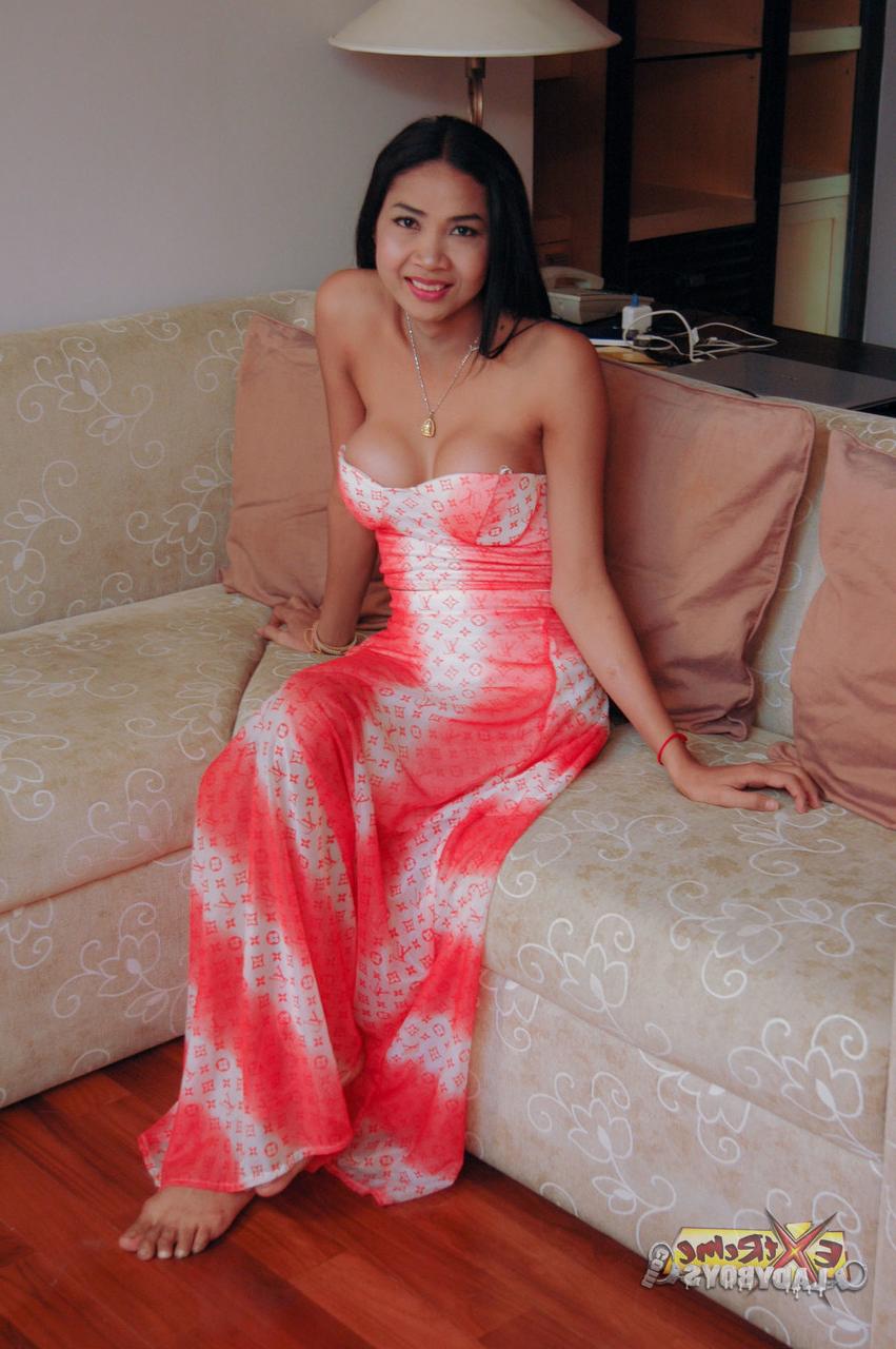 20P Travesti gostosa Saa recebendo um boquete escaldante e um pau anal duro