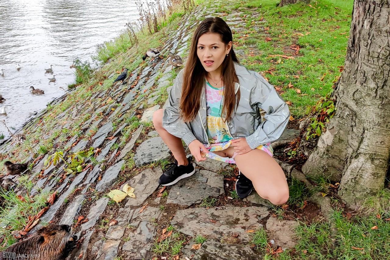 15P Serina Gomez feeds wild animals prior to BBG sex on a bed