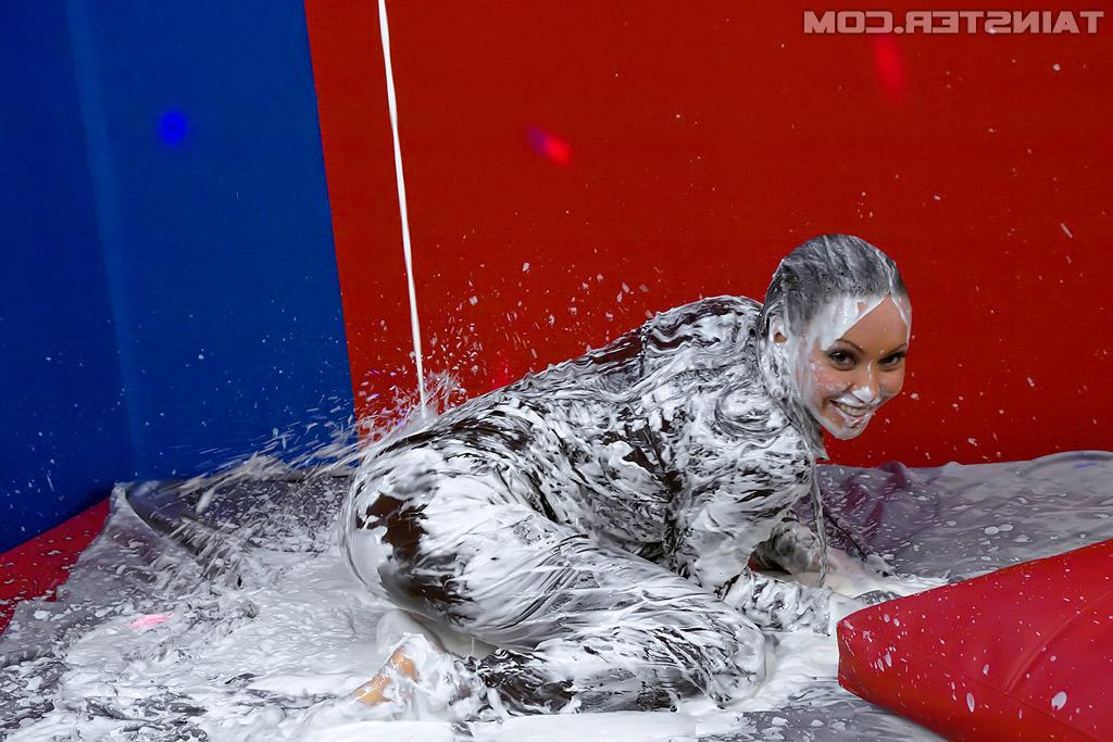16P Pretty fully clothed fetish lady having some wet and messy fun