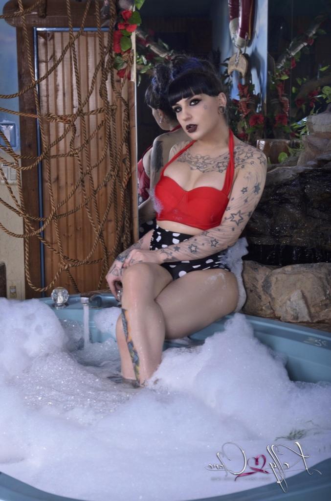 16P TS Kelly Clare starring Kelly Clare Porn Pictures
