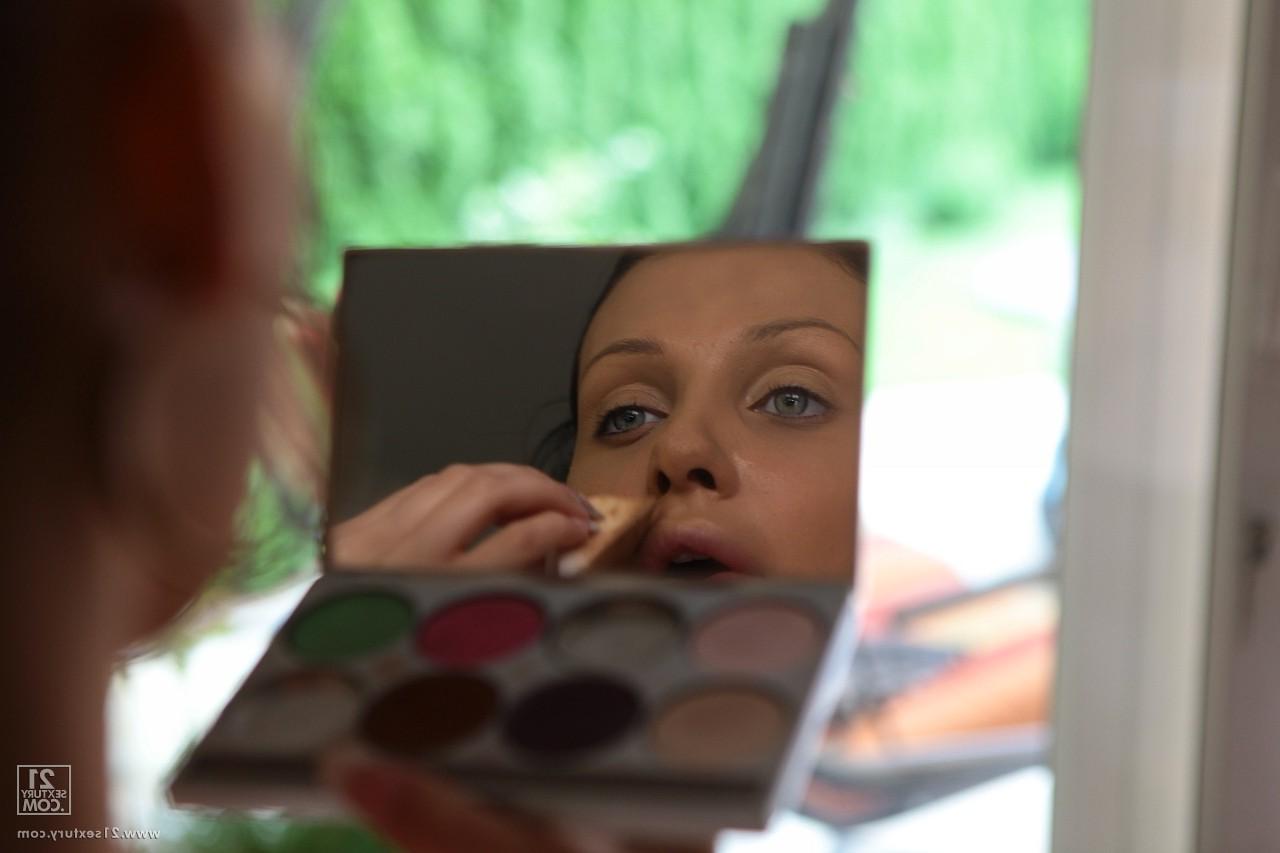 16P Behind the scenes shots of brunette pornstars Zafira and Aletta Ocean
