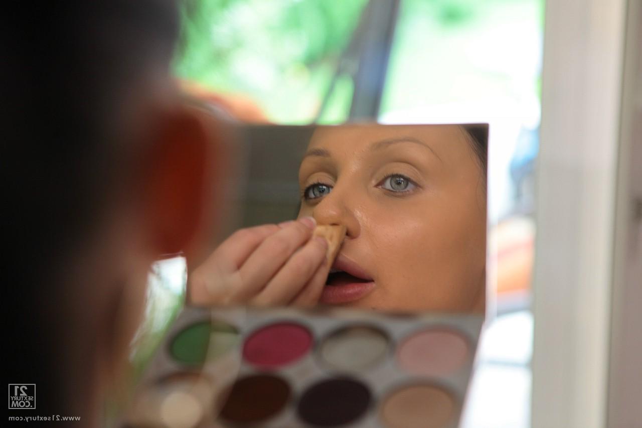 16P Behind the scenes shots of brunette pornstars Zafira and Aletta Ocean