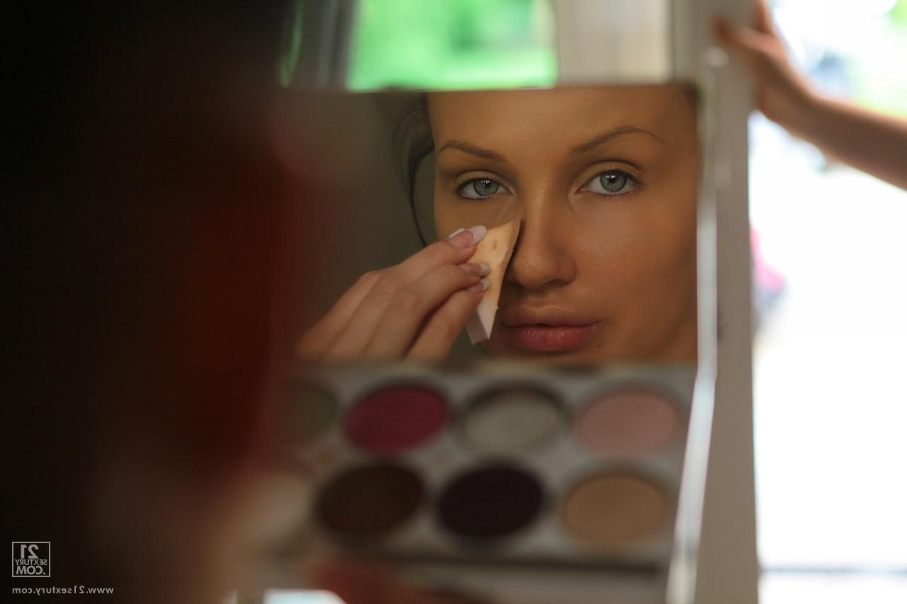 16P Behind the scenes shots of brunette pornstars Zafira and Aletta Ocean
